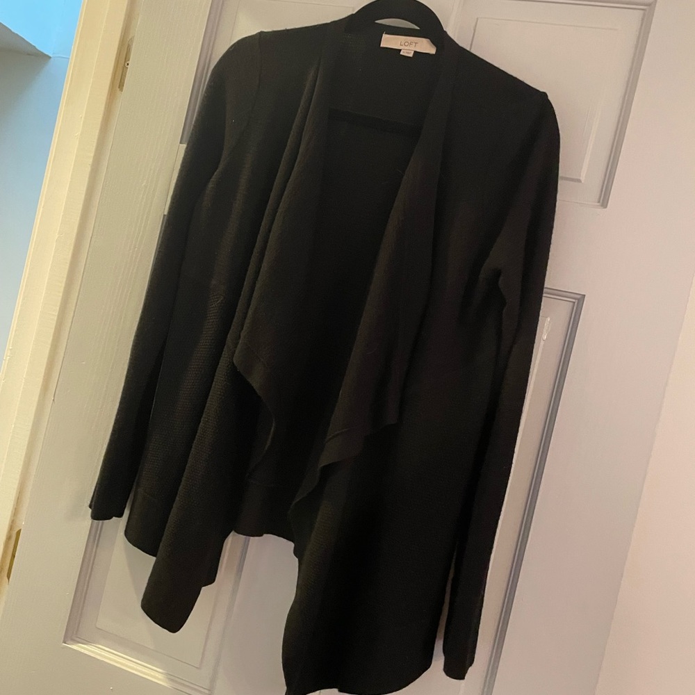 Euc Loft black open front cozy sweater size medium
